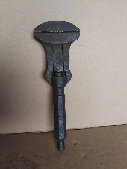 Klucz nastawny zabytkowy  francuski  nie żabka nasadowe kowadła wsk