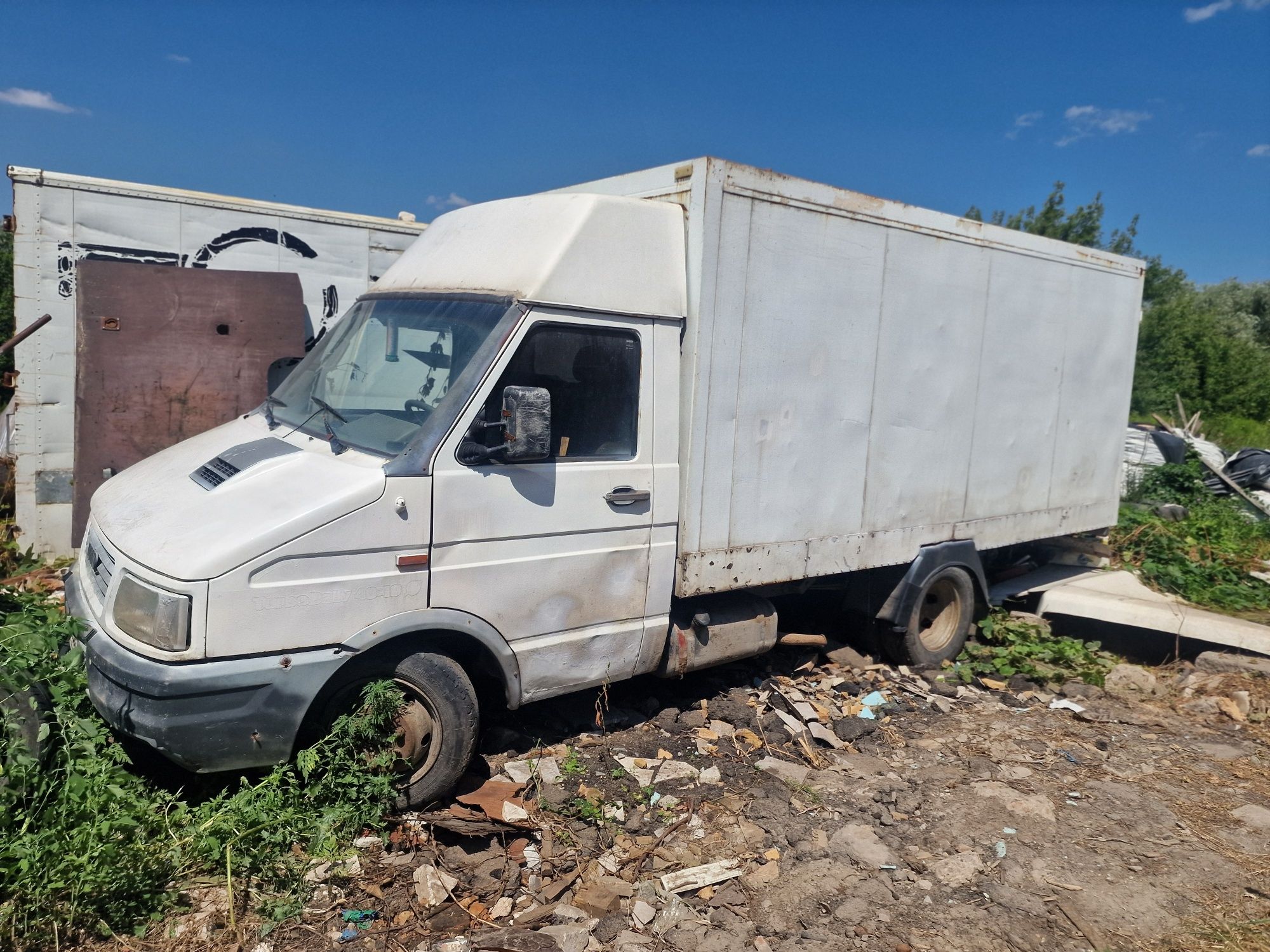 Iveco  dellly  переоформляется .