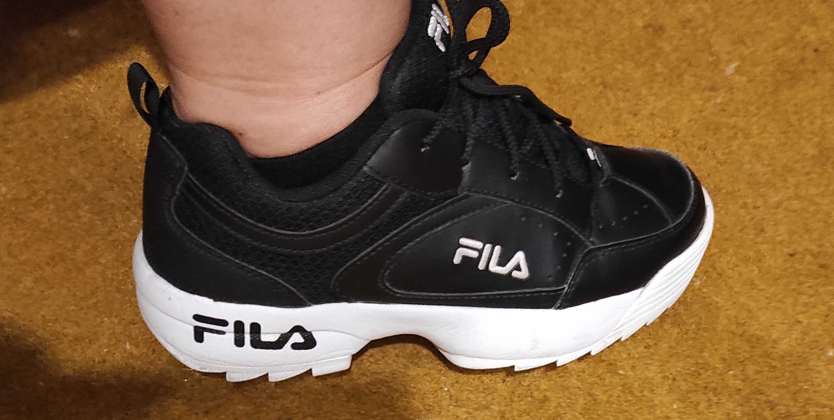 Оригинальные кроссовки FILA на ногу 24 см.
