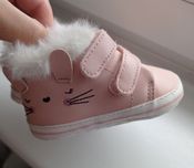 Buty niemowlęcy dla dziewczynki 6-9 m-cy Wiosenne buciki, niechodki