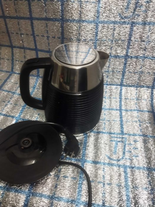 Продам электрочайник ф.SMART( 2200 Вт, двойной корпус) Б.У.