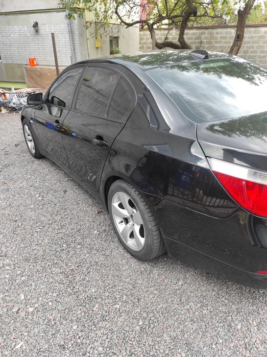 Продам бмв е 60 2003 року