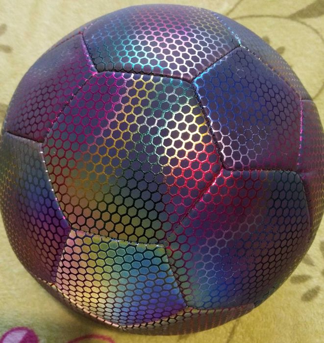 Футбольный м'яч який свiтиться в темрявi ,5 розмiр для асфальту