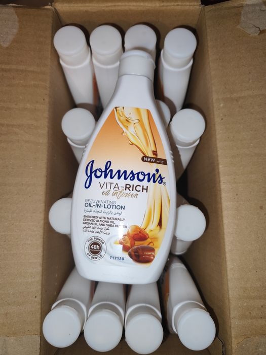 Косметика Johnsons, шампунь, лосьйон, молочко