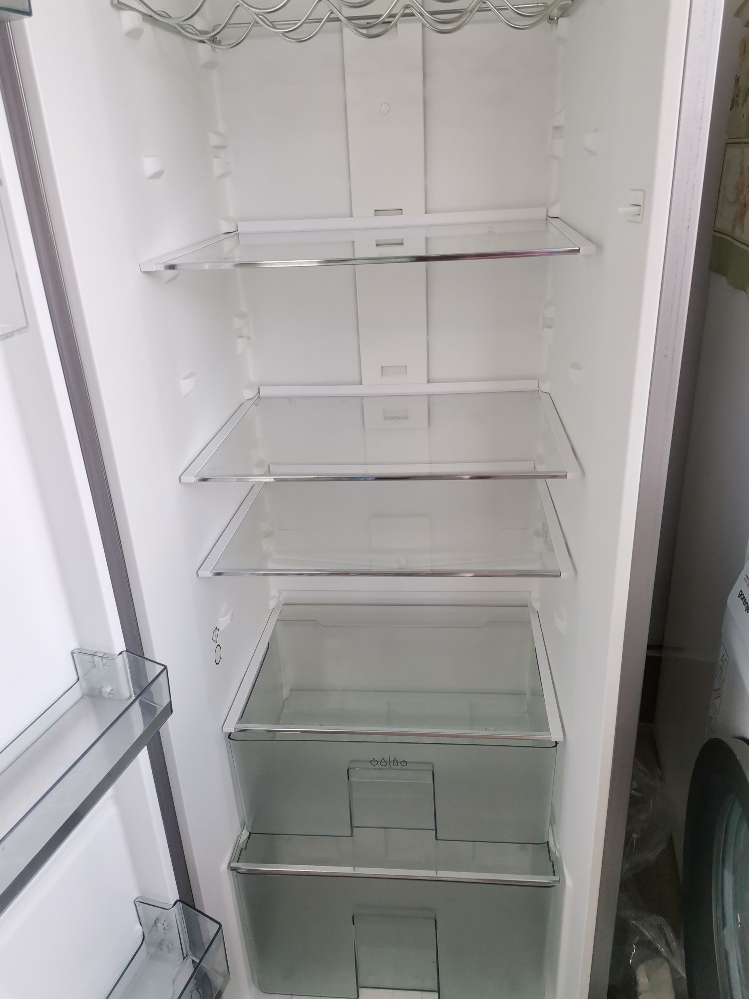 Холодильник Sharp SJ-L2350E0I