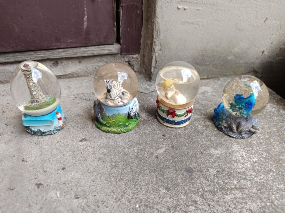 15 starych vintage śnieżnych kul ozdobnych