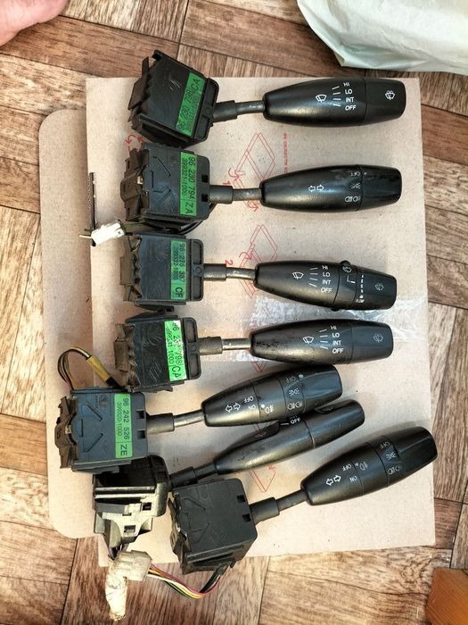 Переключатель света дворников лепестки подрулевые переключатели Ланос