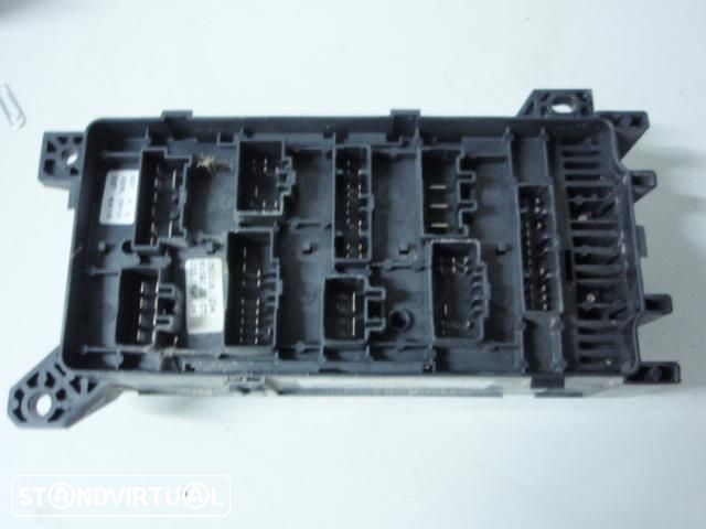 caixa de fuziveis ( motor ) - Kia Sorento 2.5 CRDI 170cv ( 2006 )