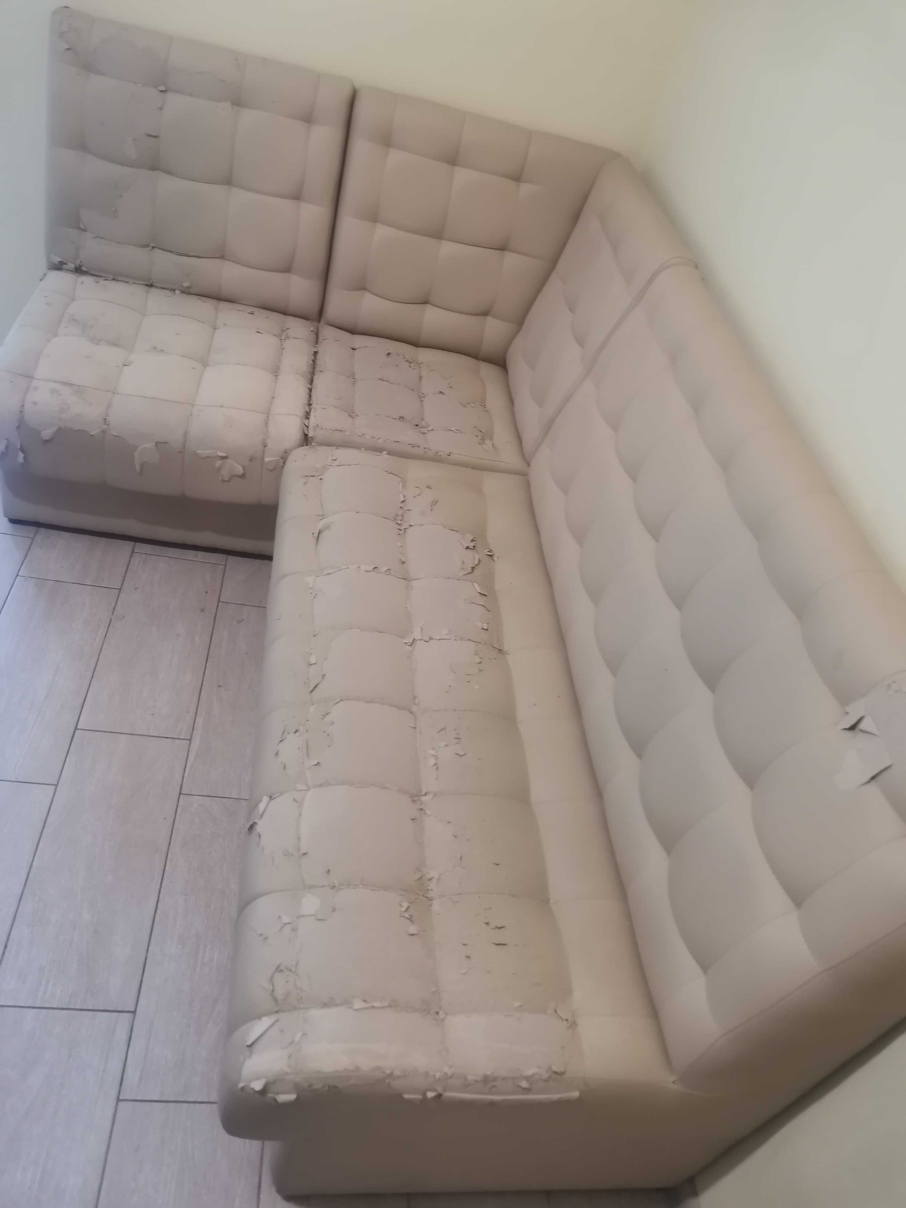 Продам кухонний кутовий диван.