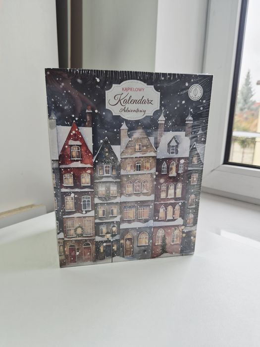 Kąpielowy Kalendarz Adwentowy marki Manufaktura Piękna. Kule do kapiel