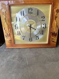 stary drewniany zegar. Antyk