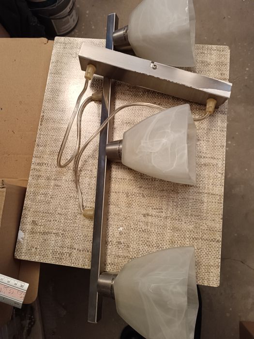 Lampa sufitowa na trzy żarówki