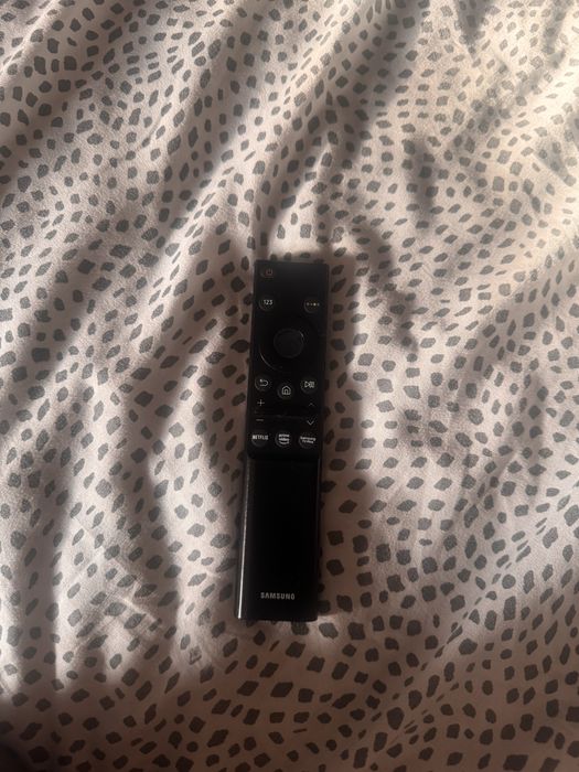 Samsung - 4K Ultra HD - Smart TV) modelo UE43AU7025KXXC