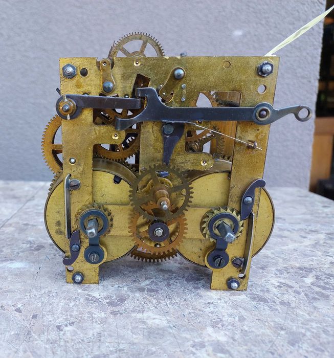 613 Mechanizm starego zegara ściennego PHS uszkodzone bicie