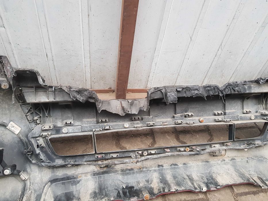 Ford Ranger III 3.2 2018r zderzak przód czujniki PDC halogeny