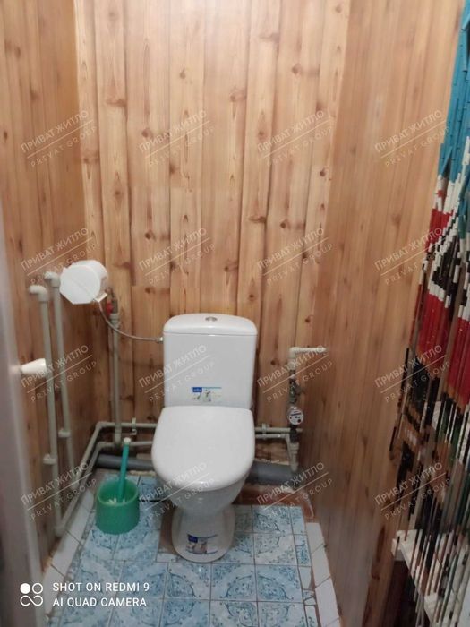 Трикімнатна квартира з автономним опаленням на першому поверсі