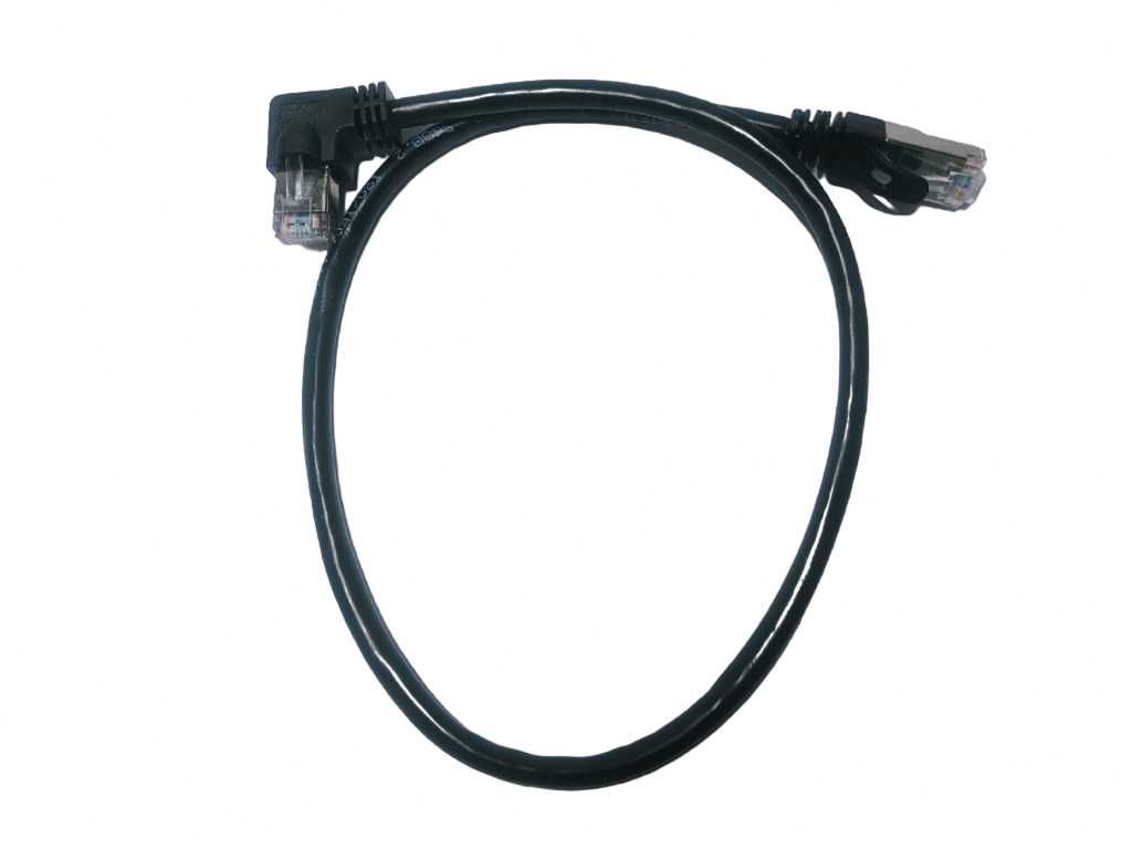 Kabel internetowy RJ-45 patchcord czarny kątowy