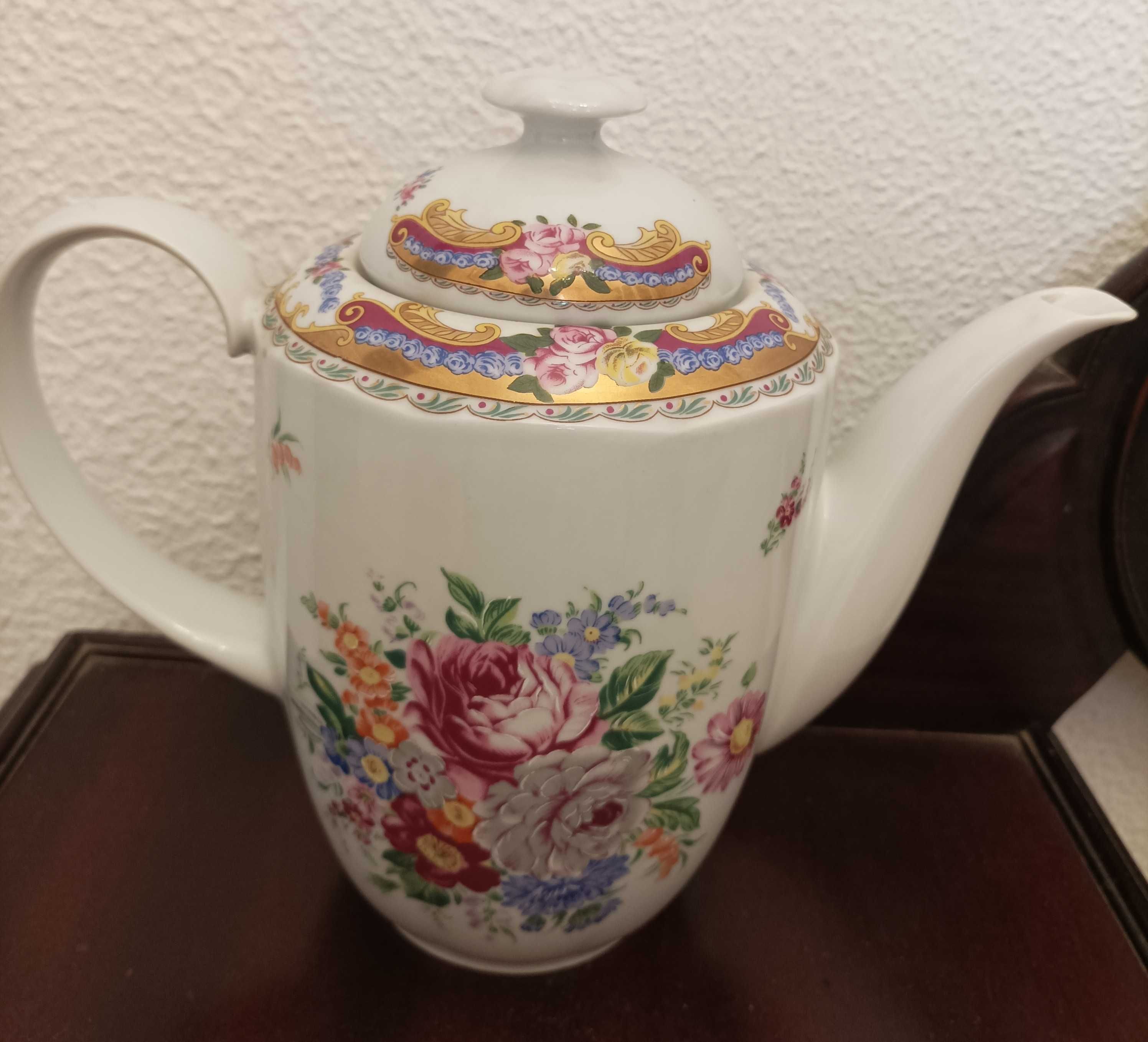 Novo - Conjunto Limoges Bule, Prato e Chávenas
