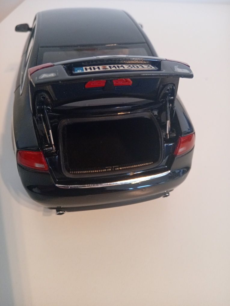 Audi a4 b7 minichamps 1:18