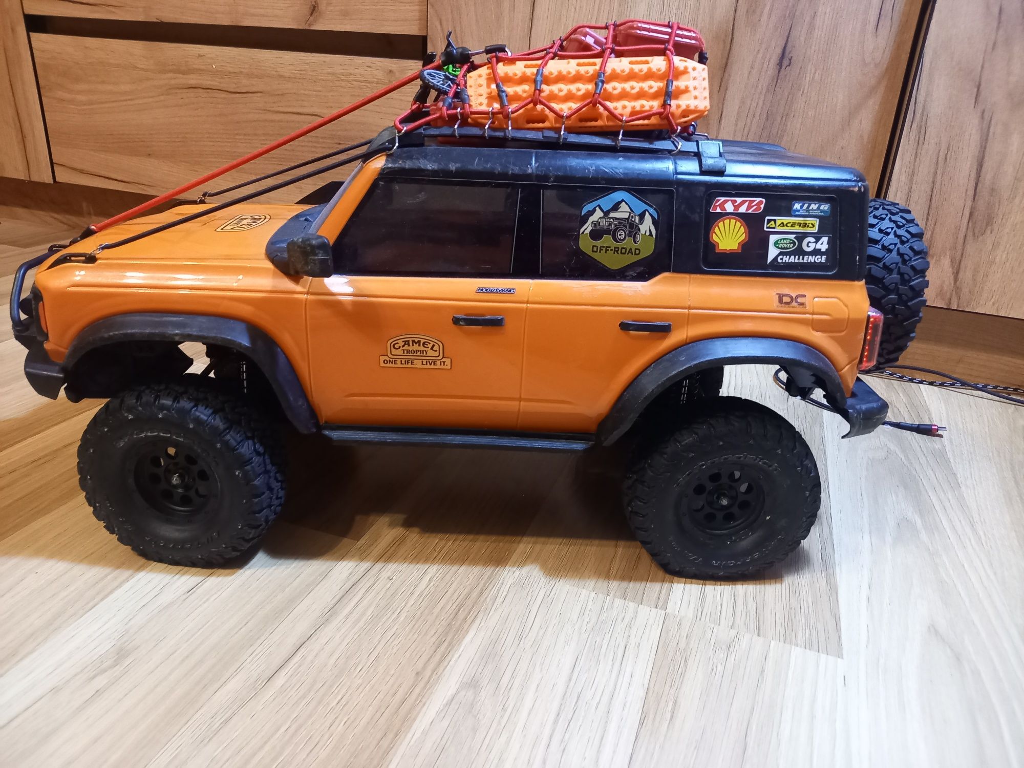 HB toys Beluga Ford Bronco