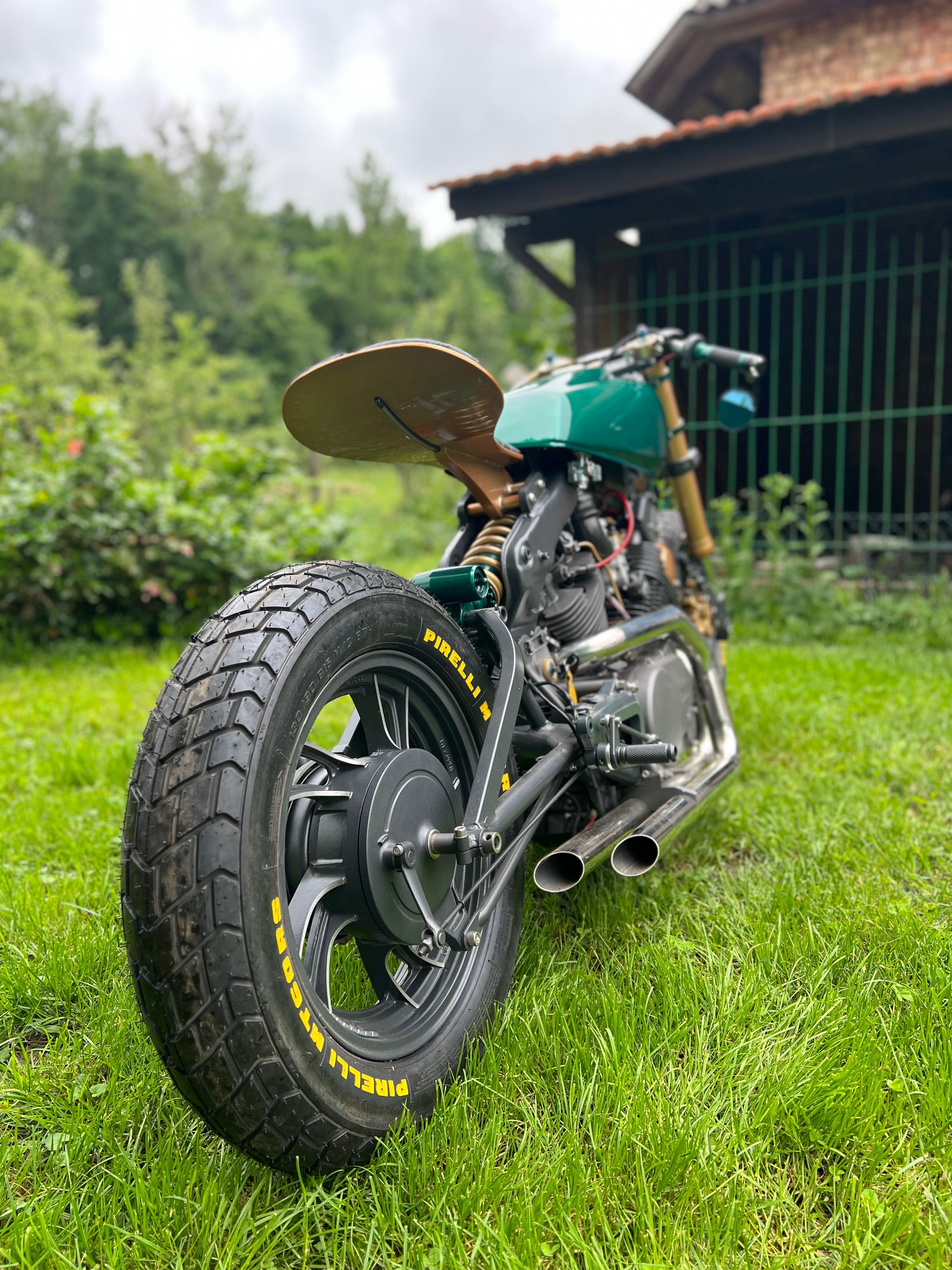 Yamaha xv750/Virago cafe racer