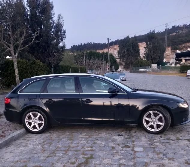Audi A4 B8 2.0TDI 2009 Para Peças
