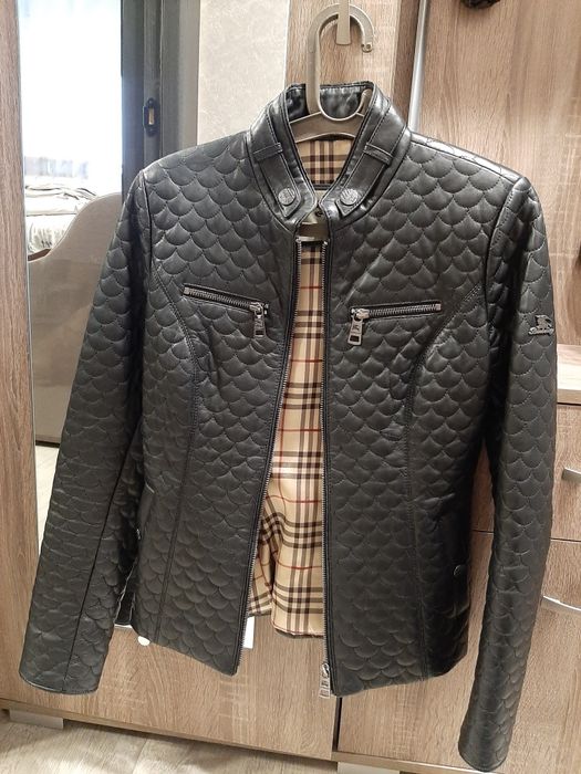 Продам женскую кожаную куртку ,размер 42/44