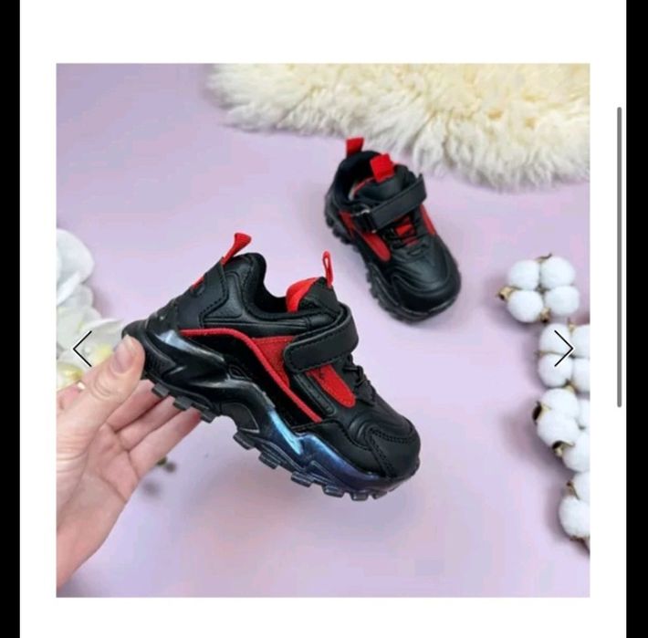 Кросівки чорні,нові