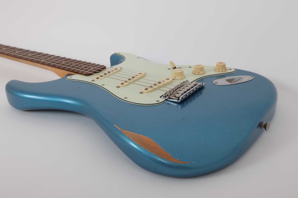 Fender Stratocaster Vintera Road Worn (1ª série) – Lake Placid Blue