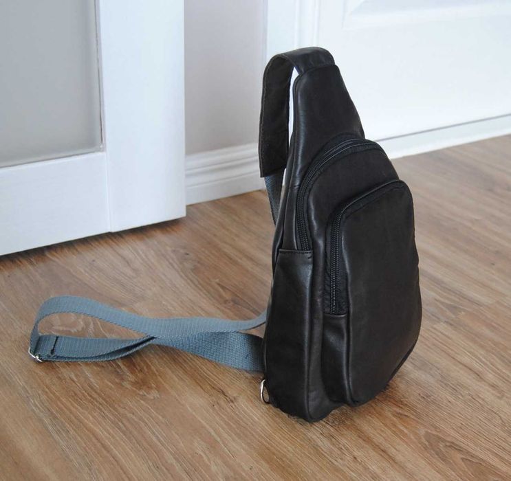 Чоловіча шкіряна сумка бананка слінг / кожаная мужская сумка слинг