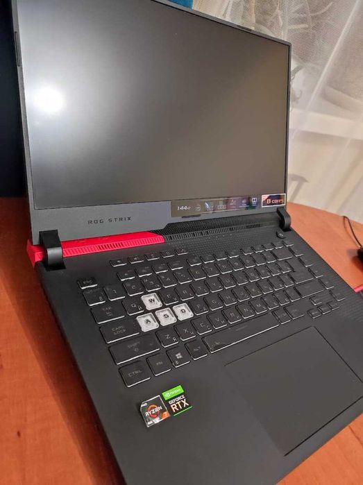 Продам игровой ноутбук Asus ROG Strix G15 G513IE