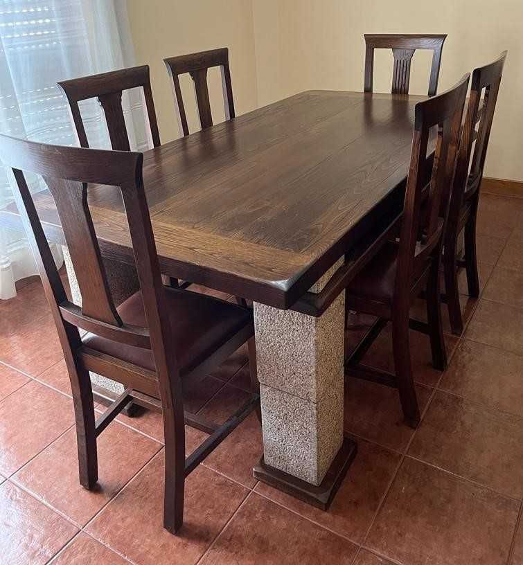 Mesa de sala com 6 cadeiras