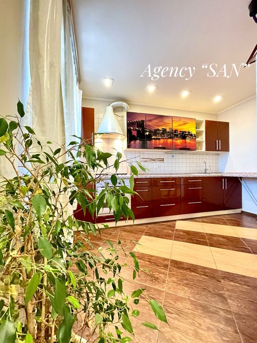 Здаю в оренду квартиру в Центрі вул. Новомістенська