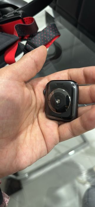 Apple Watch Series 5 – 44 mm (GPS + Cellular)