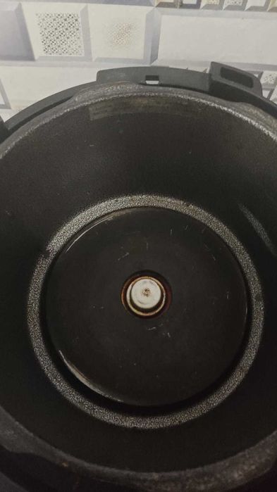 Мультиварка-скороварка  REDMOND RMC- M4504 б\у