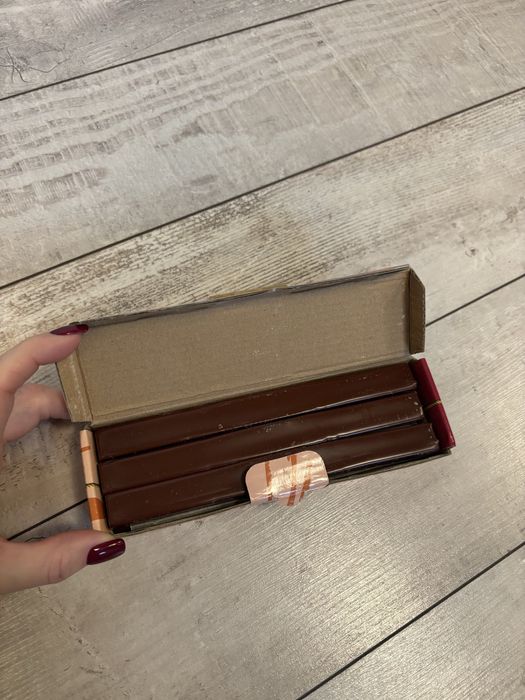 Lak do pieczęci 0,3 kg 6 lasek, nowy