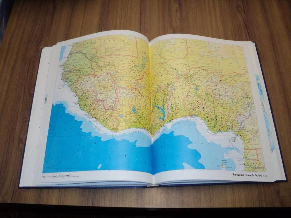 Atlas Mundial Cartografia Actual com Registos Detalhados