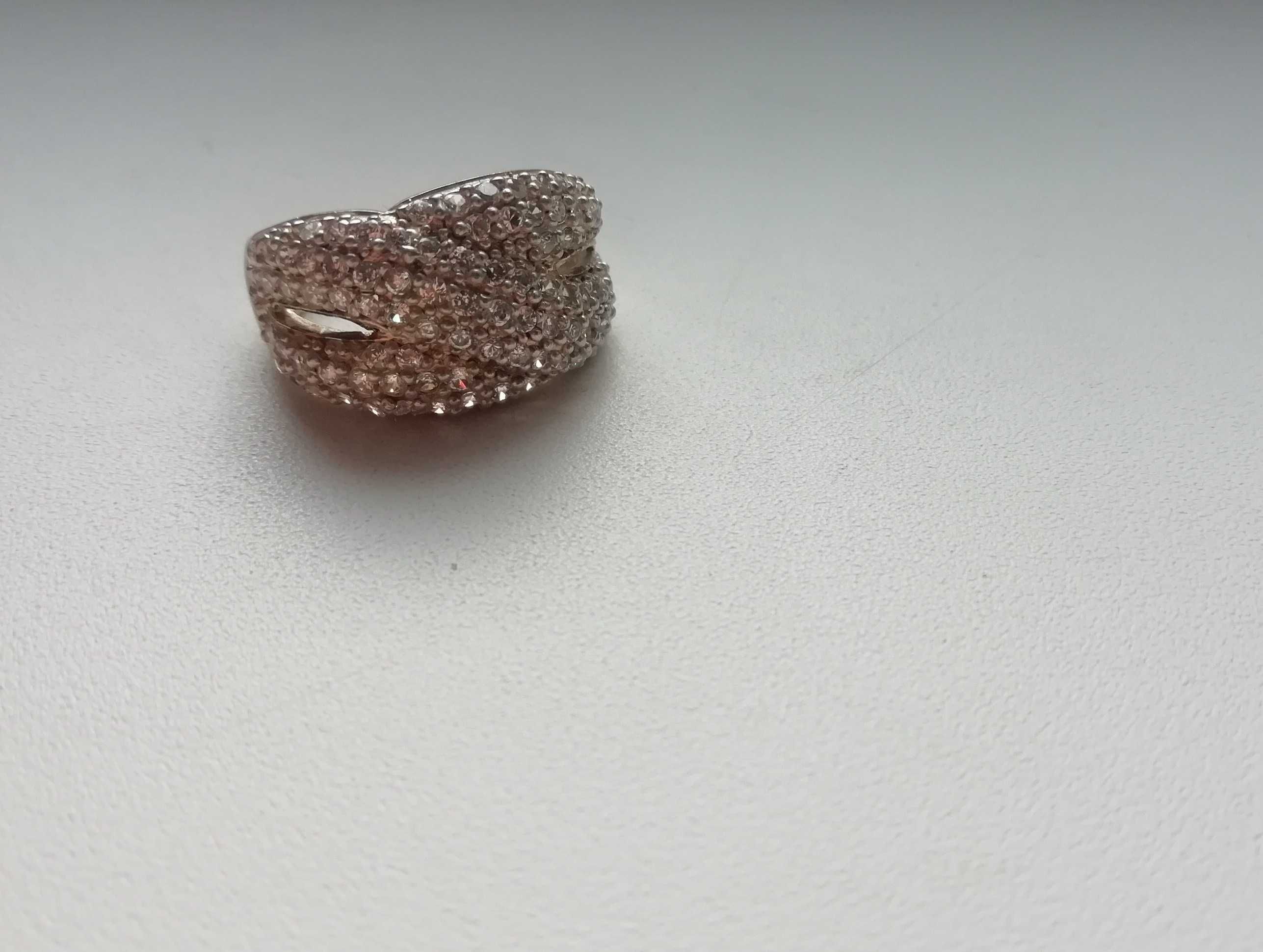 Серебряное кольцо 925 пробы 18 размер