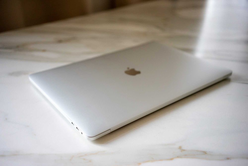 Macbook Pro 15 i7 256GB