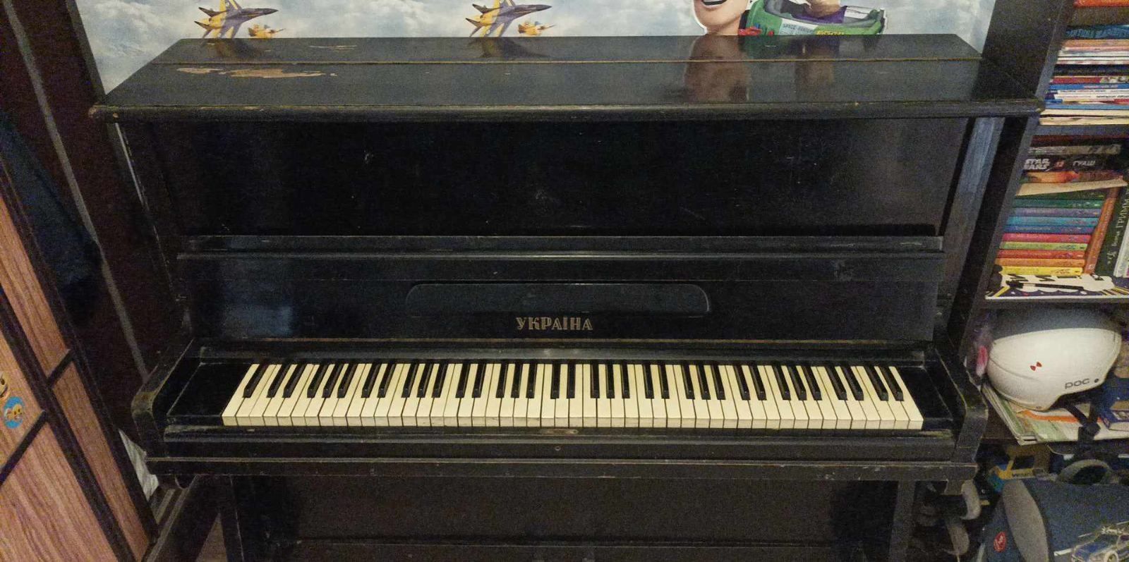 Продається піаніно Україна