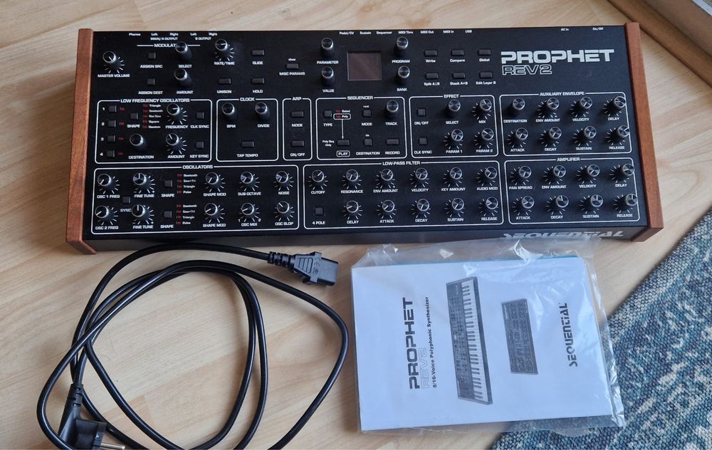 Sequential Prophet REV2 16 voice Desktop