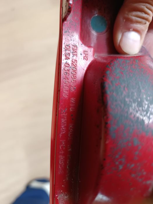 Fiat 500 lift 2015- tylna lampa przeciwmgielna lewa