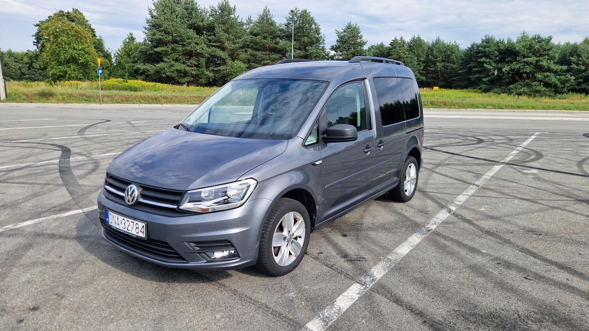 Volkswagen Caddy 7 osobowy, bezwypadkowy, serwis ASO