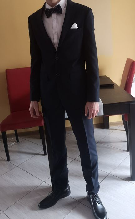Garnitur. . Założone tylko do bierzmowania.