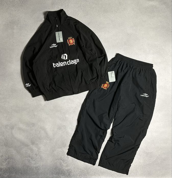 Костюм Balenciaga