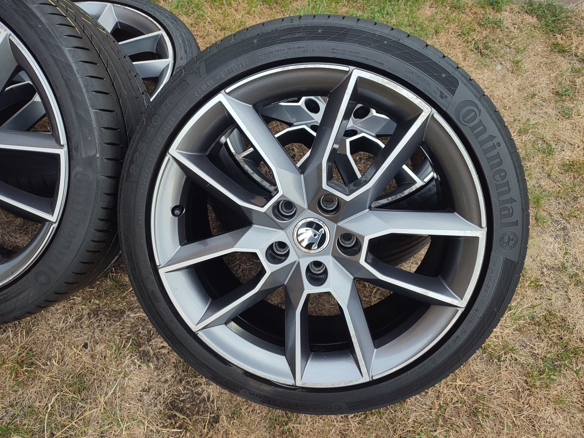 Koła 18 cali Skoda Octavia RS Superb Gemini  Opony letnie 225/40r18