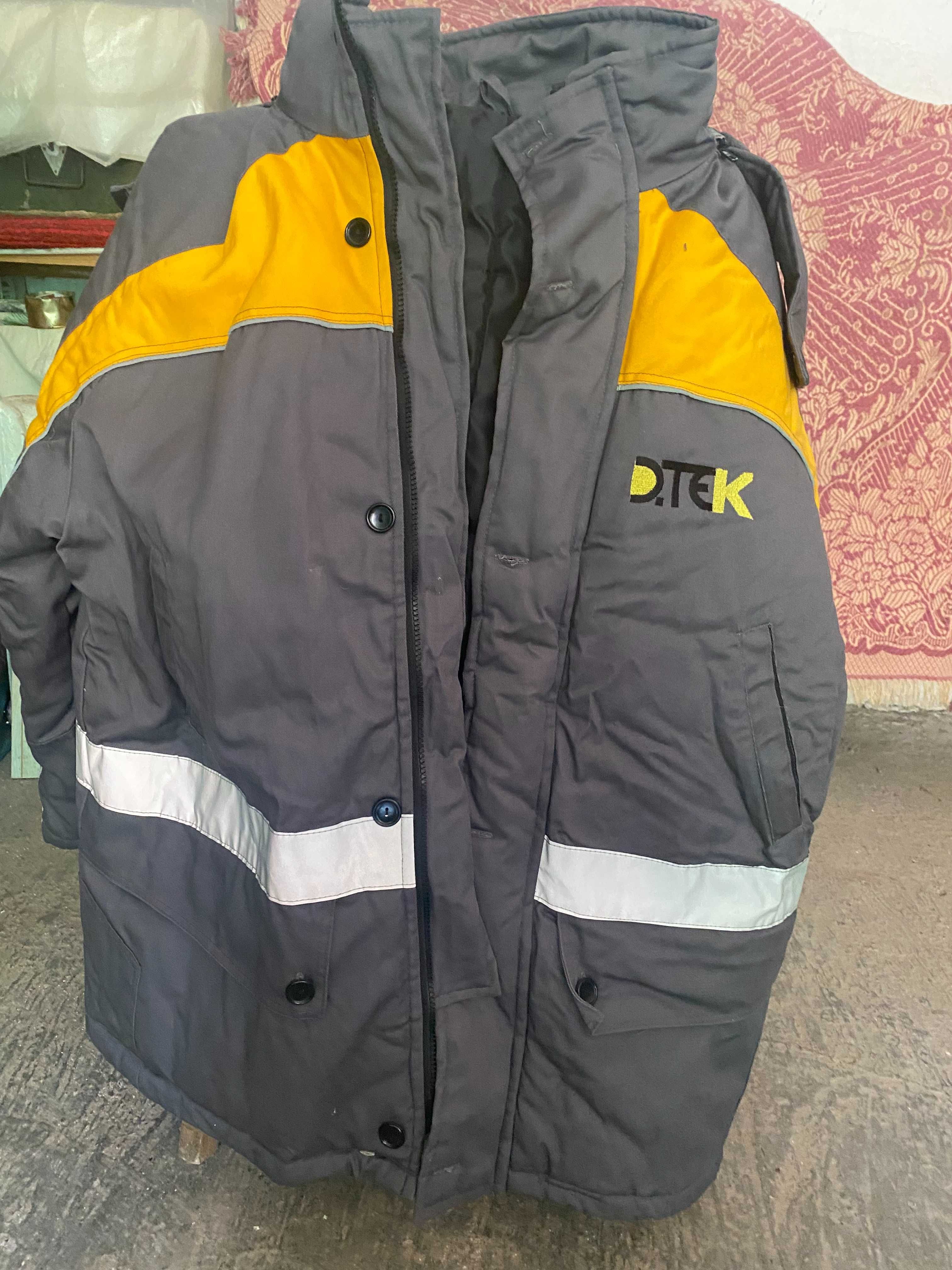 Продам теплу куртку с капюшоном нову Тов. МІК зріст 170-176