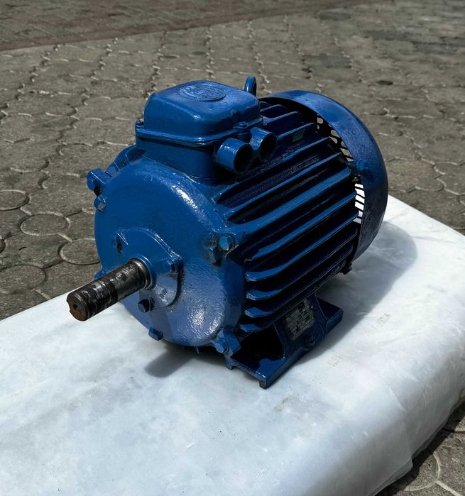 Silnik elektryczny 3 kW 945 obr/min