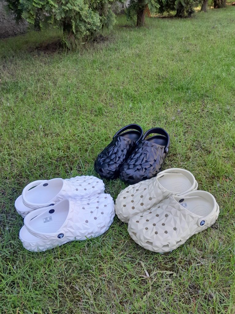 Crocs Classic Geometric New