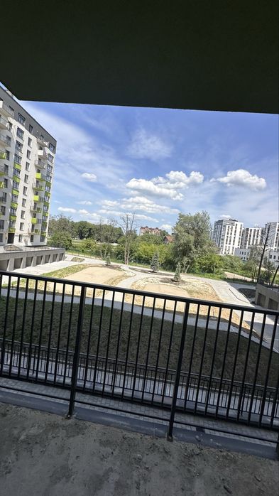 Продаж 3 км квартири в чудовій локації поруч з озером